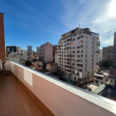 Daily Apartment In Center Tirana Exteriör bild