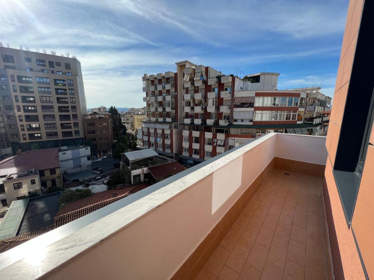 Daily Apartment In Center Tirana Exteriör bild