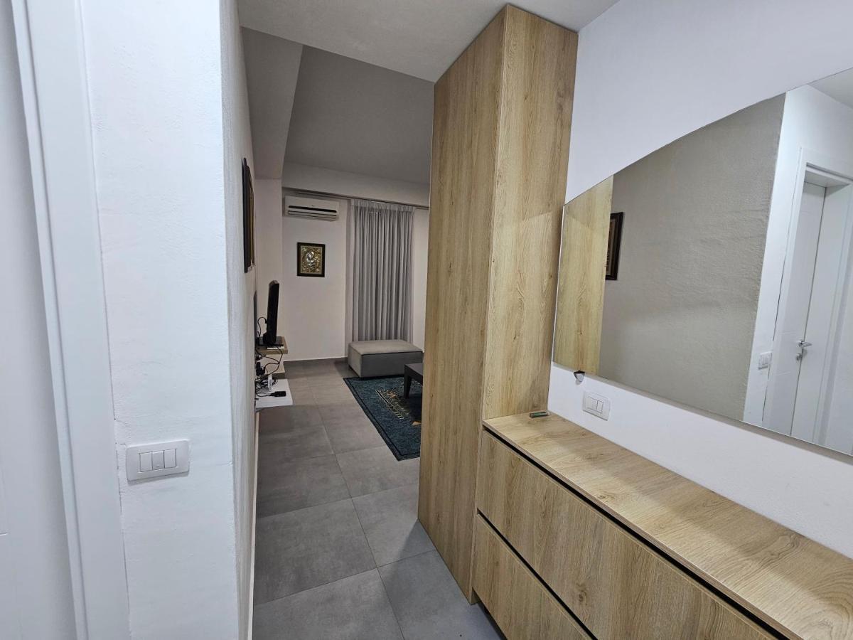 Daily Apartment In Center Tirana Exteriör bild