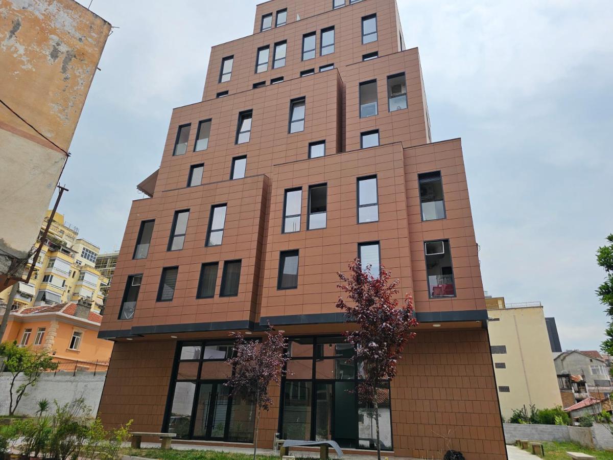 Daily Apartment In Center Tirana Exteriör bild